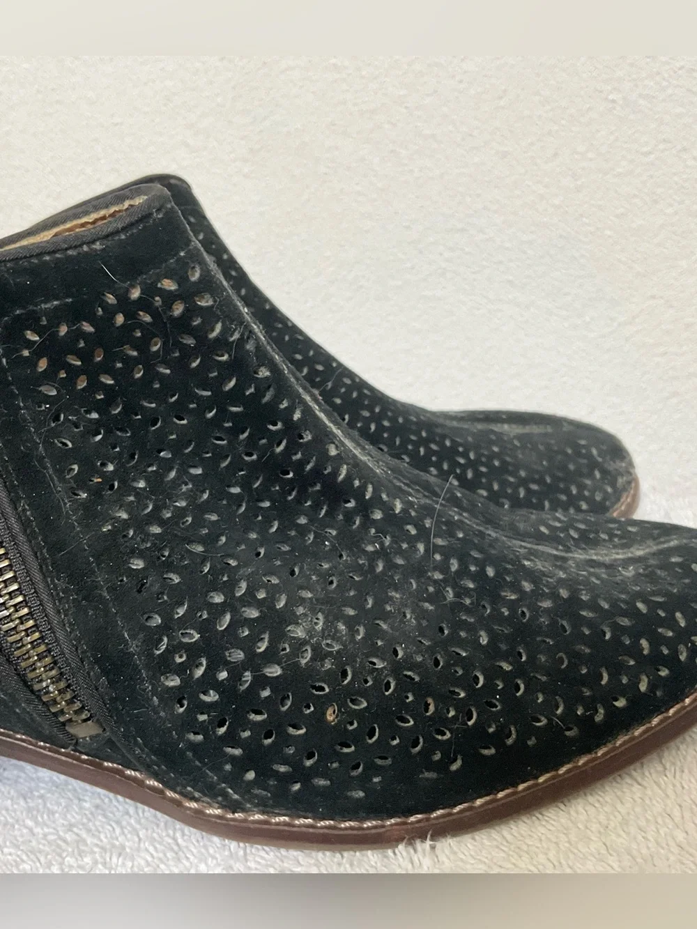 Vionic Joy Daytona Perforated Suede Ankle Booties Blacl Fringe Zipper Size 9